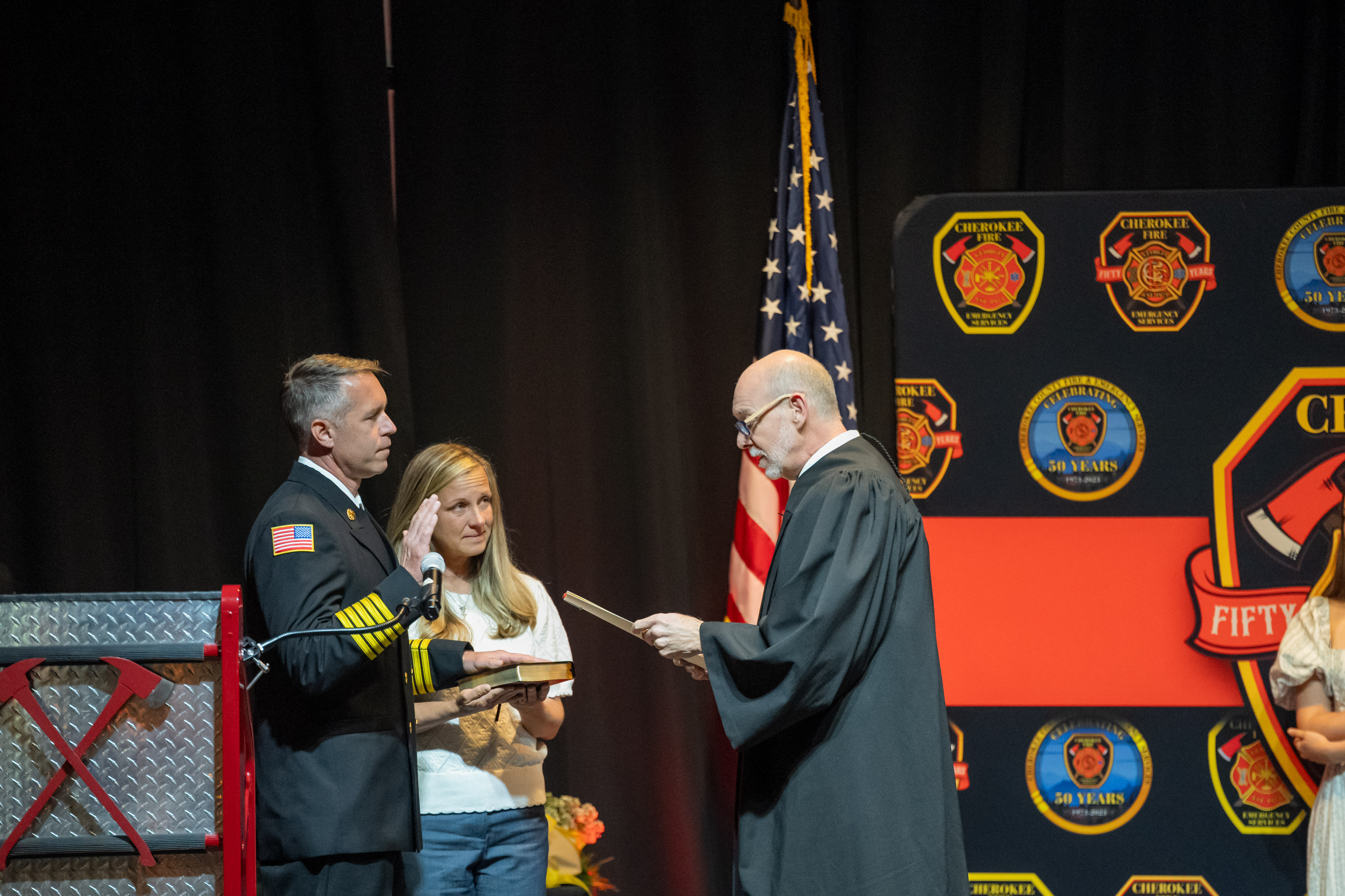 The Honorable Keith Wood administers the Oath of Office to Fire Chief Kevin Lanier. 